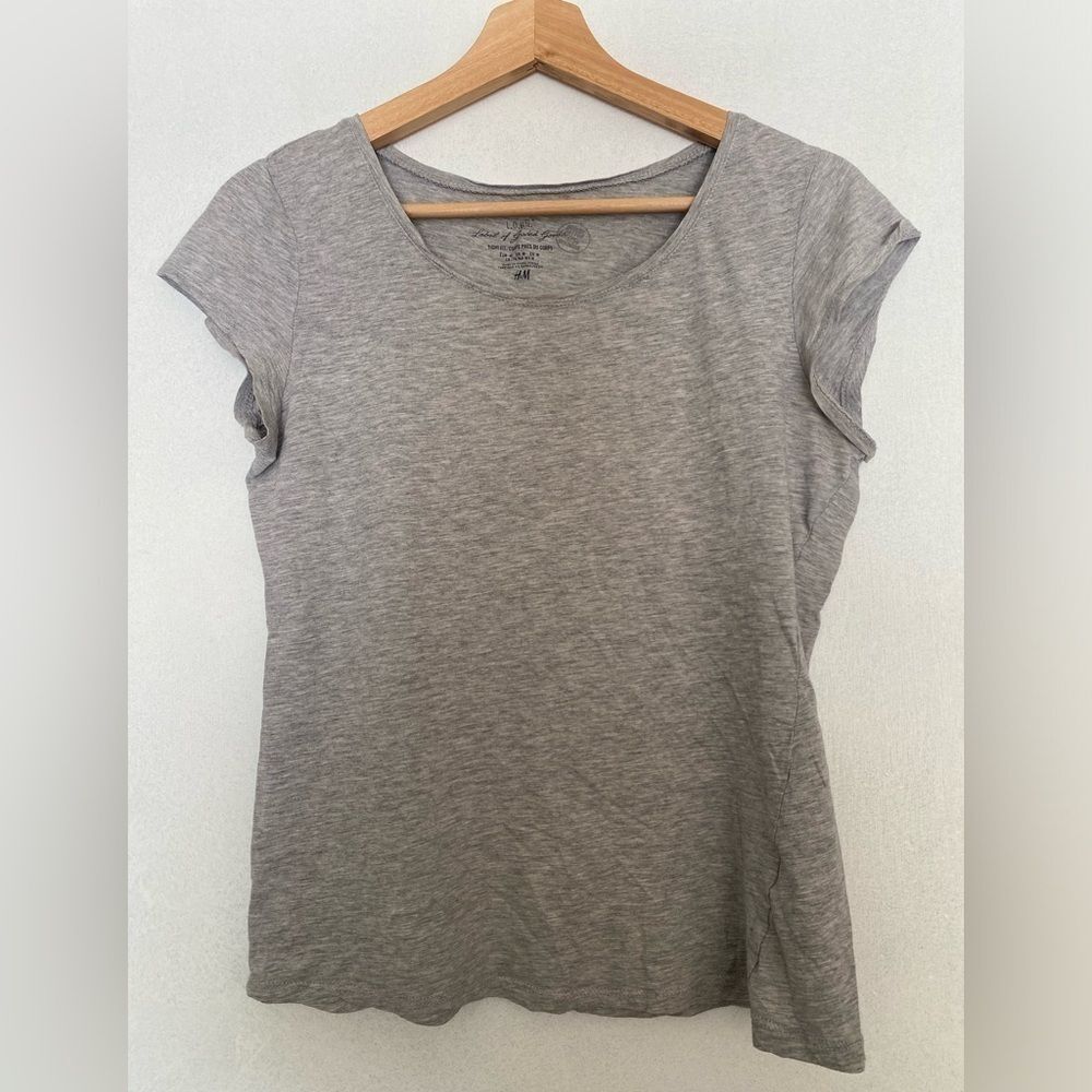 H&M GRAY SHIRT SIZE MEDIUM
